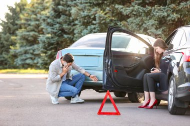 Trafik kazasından sonra stresli sürücüler