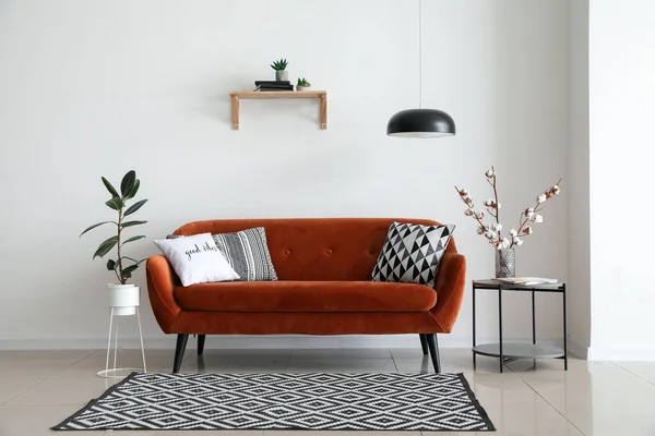 Interior Dari Ruangan Modern Dengan Sofa Yang Nyaman — Stok Foto