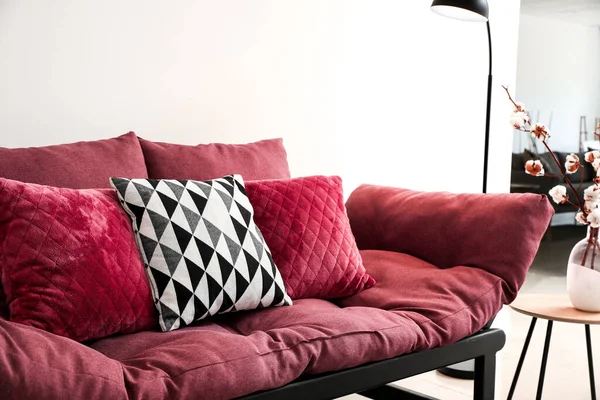 Sofá Confortável Quarto Moderno — Fotografia de Stock