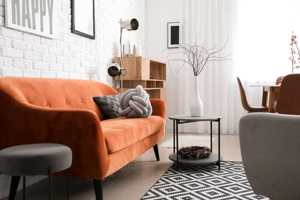 Interior Elegante Sala Estar Com Sofá Confortável — Fotografia de Stock