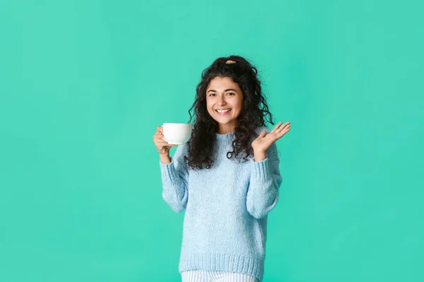 Beautiful Young Woman Hot Tea Color Background — Stock Photo, Image