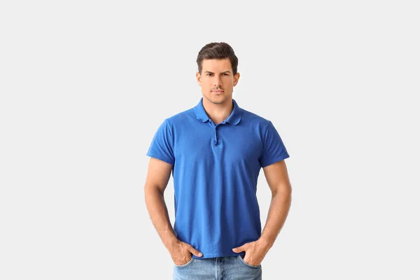 Junger Mann Stylischen Shirt Auf Hellem Hintergrund — Stockfoto