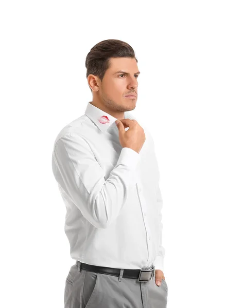 Jonge Zakenman Met Lippen Print Shirt Kraag Tegen Witte Achtergrond — Stockfoto