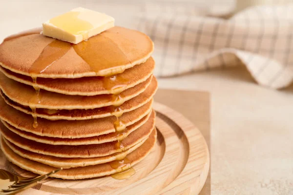 Tasty Pancakes Butter Honey Board — Stock Photo, Image