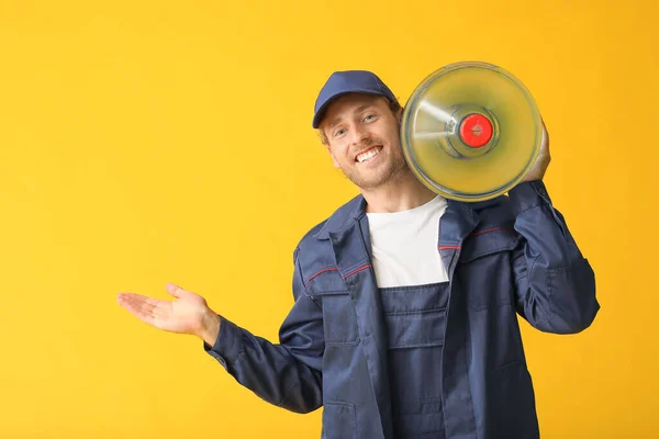 Delivery Man Bottle Water Color Background — Stock Photo, Image