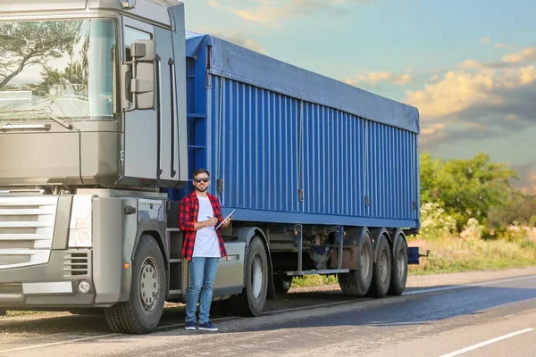 Male Driver Big Truck Outdoors — Stock Photo, Image