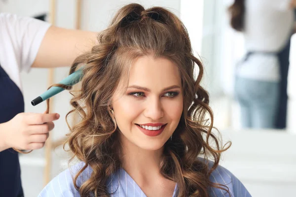 Hairdresser Working Client Beauty Salon — Stock Photo, Image