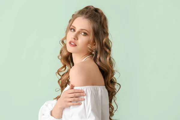 Beautiful Young Woman Stylish Hairdo Color Background — Stock Photo, Image