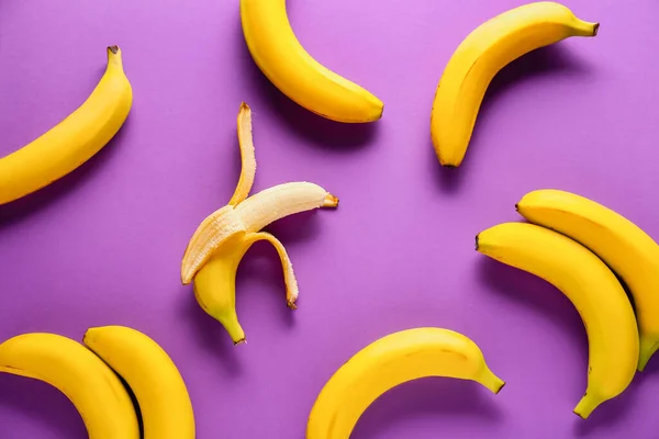 Bananes Mûres Sur Fond Couleur — Photo