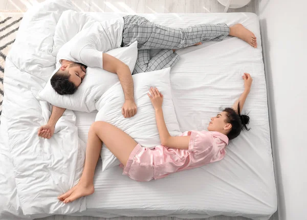 Young Couple Sleeping Bed Top View — Stock Photo, Image