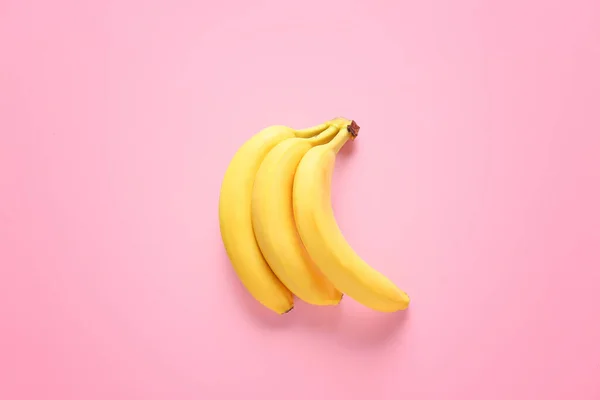 Maturare Banane Sfondo Colore — Foto Stock