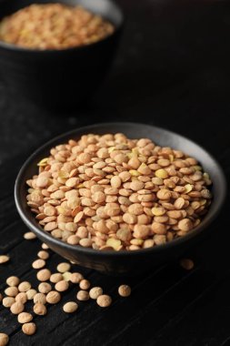 Masadaki çiğ mercimek