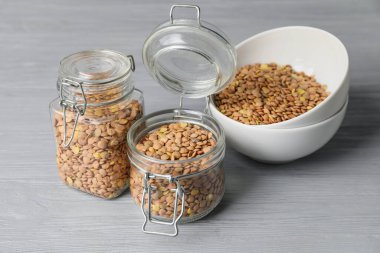 Masada çiğ mercimek ile kompozisyon