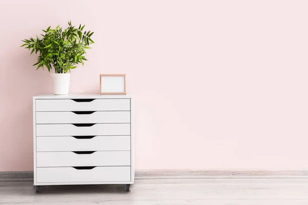 Modern Chest Drawers Room — Stock Photo, Image