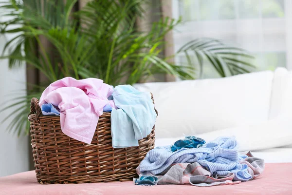 Basket Dirty Clothes Bedroom — Stock Photo, Image