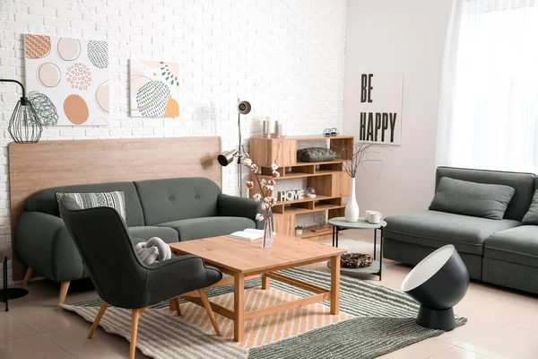 Stilvolles Interieur Wohnzimmer Mit Bequemen Sofas Und Tisch — Stockfoto