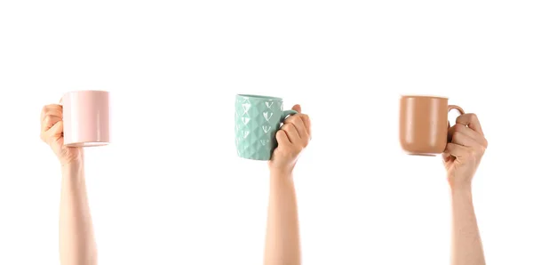 Hände Mit Tassen Heißen Kaffees Auf Weißem Hintergrund — Stockfoto