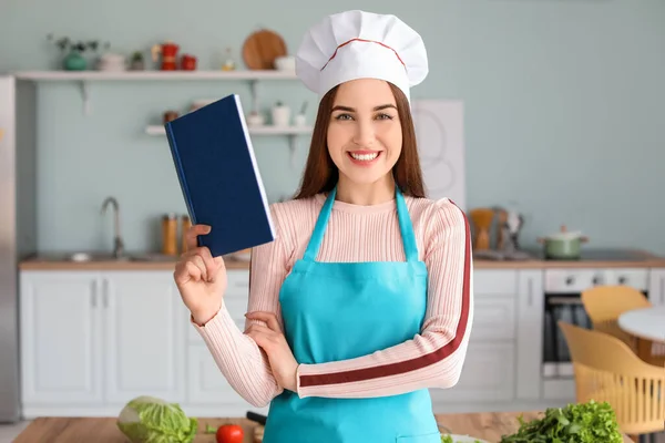 Mujer Joven Con Libro Recetas Cocina —  Fotos de Stock