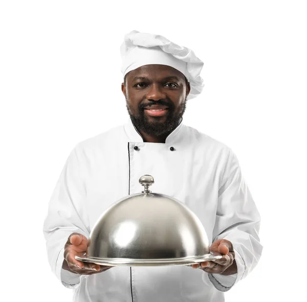 Chef Afroamericano Masculino Con Bandeja Cloche Sobre Fondo Blanco —  Fotos de Stock