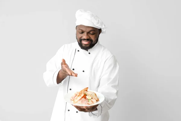 Male African American Chef Tasty Dish White Background — Stock Photo, Image