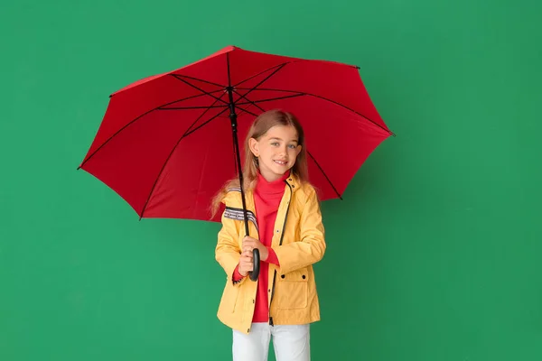 Cute Little Girl Płaszczu Przeciwdeszczowym Parasol Tle Koloru — Zdjęcie stockowe