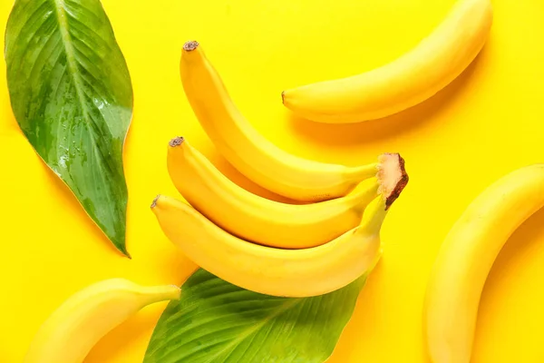 Érett Banán Színes Háttér — Stock Fotó