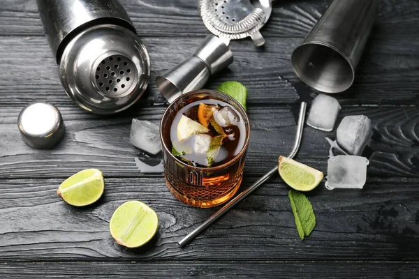 Glass Tasty Cuba Libre Cocktail Ingredients Table — Stock Photo, Image
