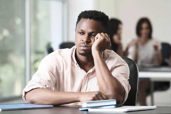 Afro Americano Solitário Cargo Acabar Com Racismo — Fotografia de Stock