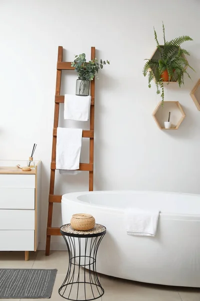 Interior Del Moderno Baño Luz —  Fotos de Stock