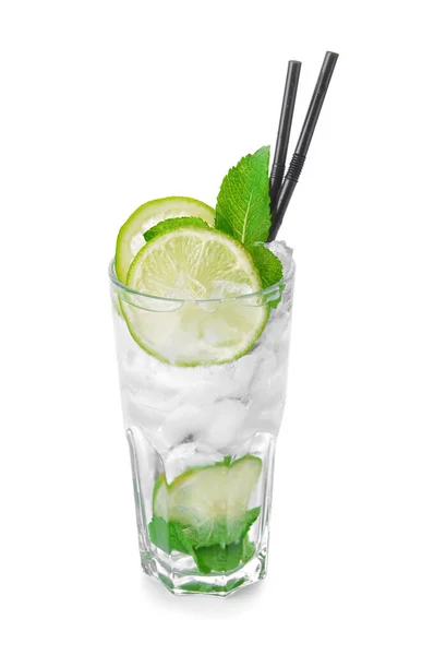 Copo Mojito Fresco Sobre Fundo Branco — Fotografia de Stock