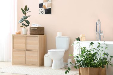 Temiz, modern banyonun içi