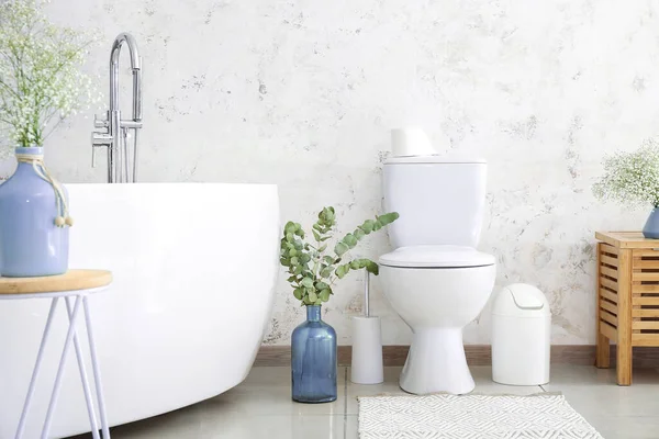 Interior Modern Bathroom Floral Decor — Stock Photo, Image