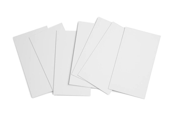 Бланширование бизнес-карт на белом фоне
