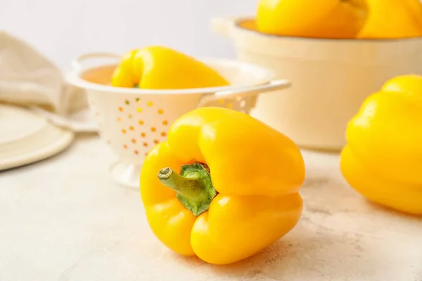 Yellow Bell Pepper Table — Stock Photo, Image