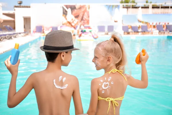 Little Children Sun Protection Cream Swimming Pool — Stock Photo, Image