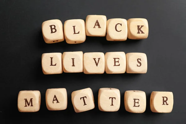 Würfel Mit Text Black Lives Matter Auf Dunklem Hintergrund — Stockfoto