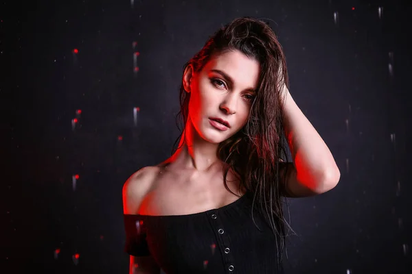 Beautiful Young Woman Dripping Water Dark Background — Stock Photo, Image