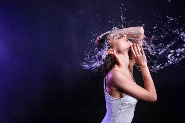 Beautiful Young Woman Splash Water Dark Background — Stock Photo, Image