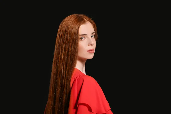 Beautiful Young Redhead Woman Dark Background — Stock Photo, Image