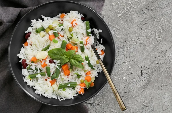 Cuenco Con Sabroso Arroz Frijoles Verduras Sobre Fondo Grunge — Foto de Stock