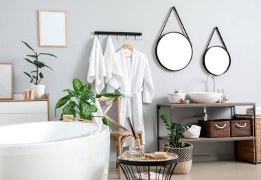 Modern ışık banyolarının içi