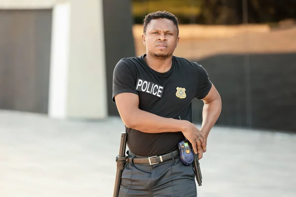 African American Police Officer Gun Outdoors — Stock Photo, Image