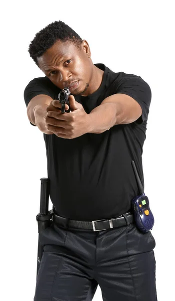 Agresivo Policía Afroamericano Con Arma Fuego Sobre Fondo Blanco —  Fotos de Stock