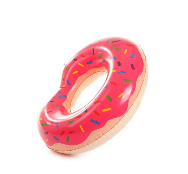 Beyaz arkaplanda şişirilebilir halka