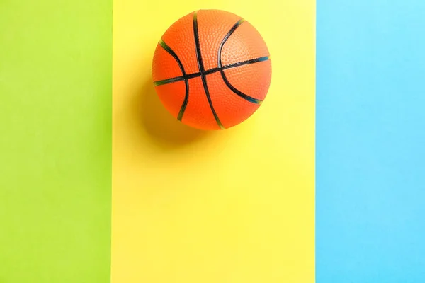 Pelota Para Jugar Baloncesto Sobre Fondo Color —  Fotos de Stock