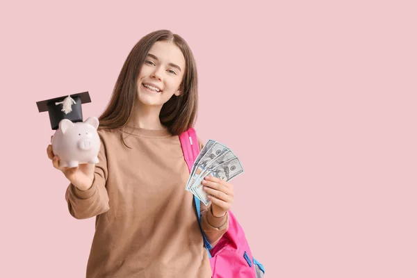 Adolescente Con Ahorros Para Educación Fondo Color — Foto de Stock