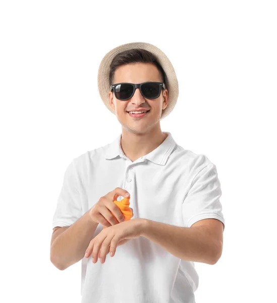 Glücklicher Junger Mann Mit Sonnenschutzcreme Auf Weißem Hintergrund — Stockfoto