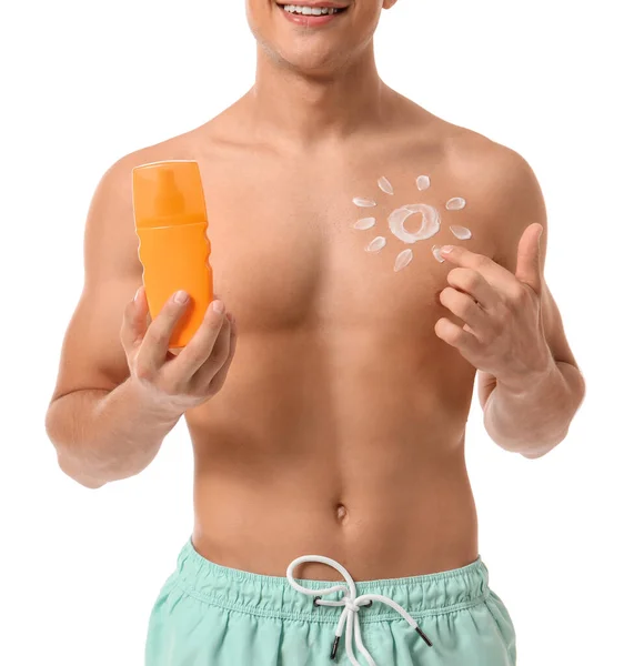 Hombre Joven Con Crema Protección Solar Sobre Fondo Blanco — Foto de Stock