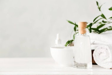 Masada bir şişe pirinç suyu var.