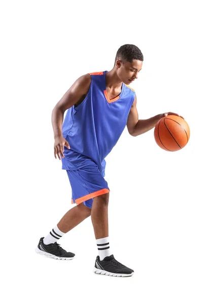 Mladý Africko Americký Basketbalista Bílém Pozadí — Stock fotografie